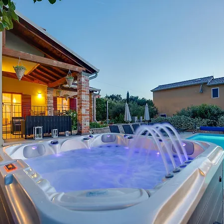 Villa Scenic Near Fuente *
